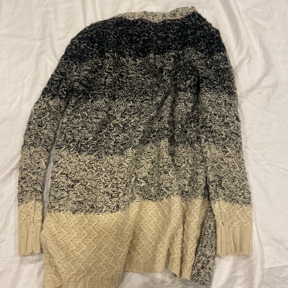 POL Cardigan Sweater size small - Picture 5 of 5